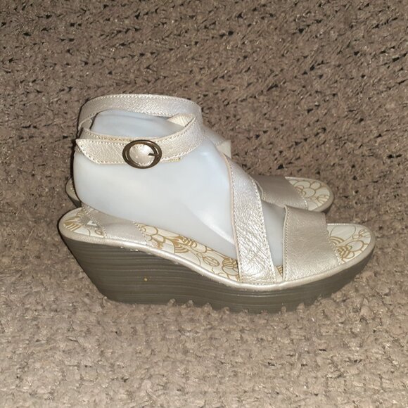 FLY LONDON-Yesk-Metallic Beige/Silver Leather-Ankle Strap Wedge-Sz 9.5-Near Mint - Picture 5 of 8